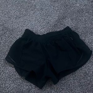 Lululemon low-rise lined shorts 2.5”